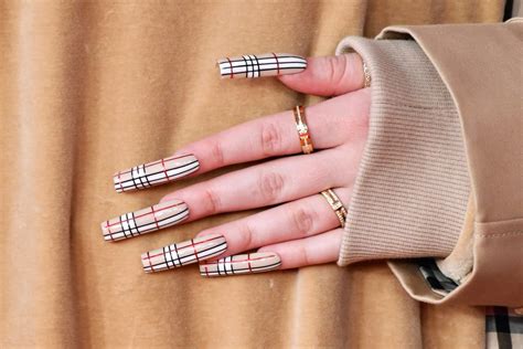 billie eilish burberry nails